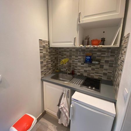 Small Studio Near Eiffel Tower Paris Exteriör bild