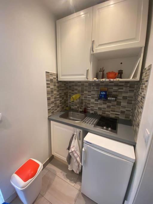 Small Studio Near Eiffel Tower Paris Exteriör bild